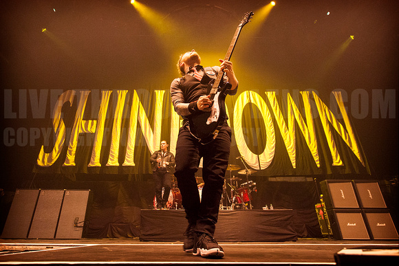 Shinedown, Live, Tour, AAA, Backstage, Zach Myers, Niall Fennessy Rock Photography